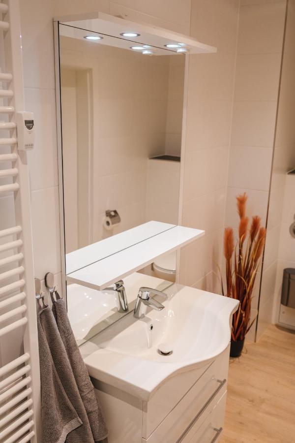 World Of Rooms - Apartment Paris Kassel Luaran gambar